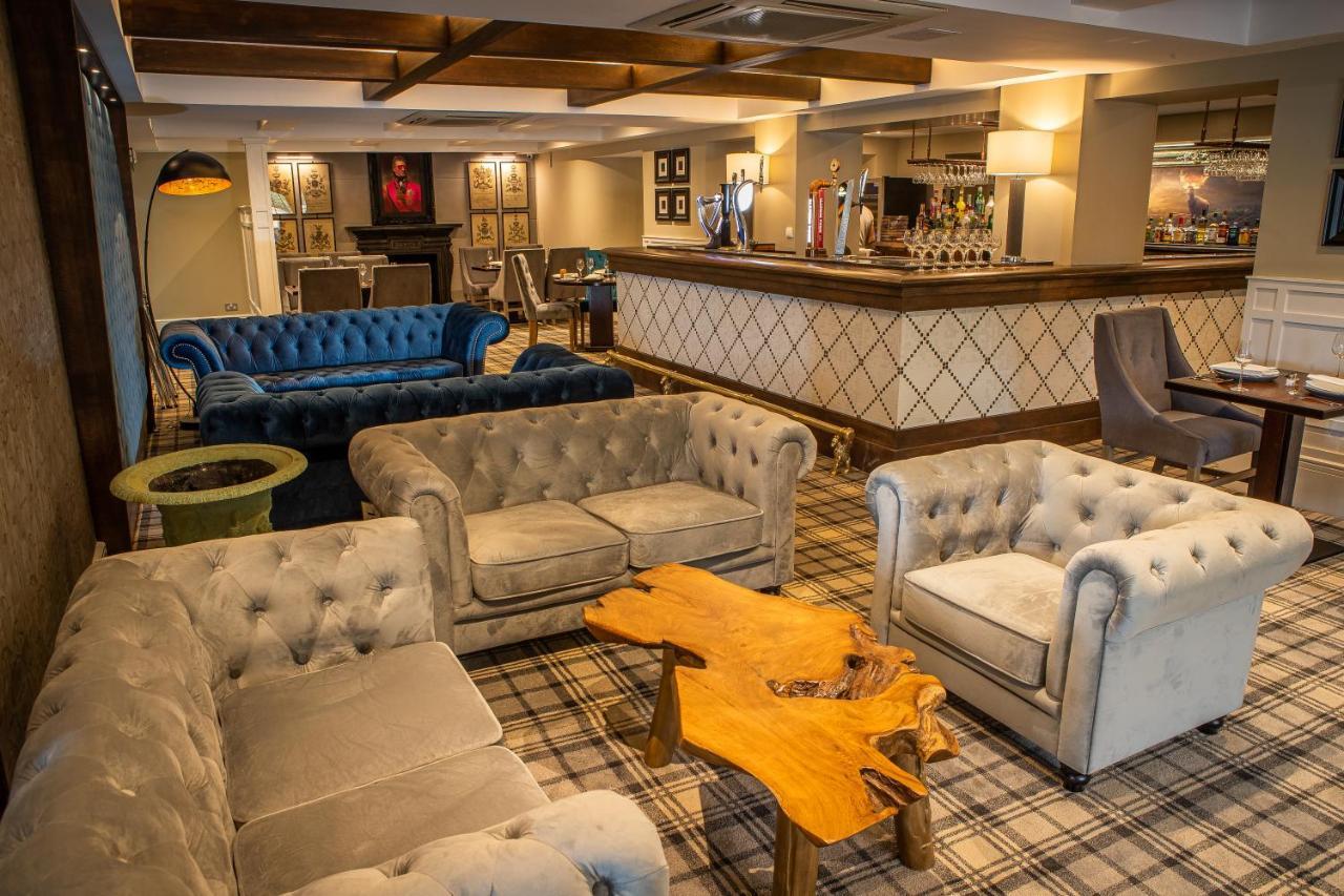 Crowwood And Alba Restaurant Hotel