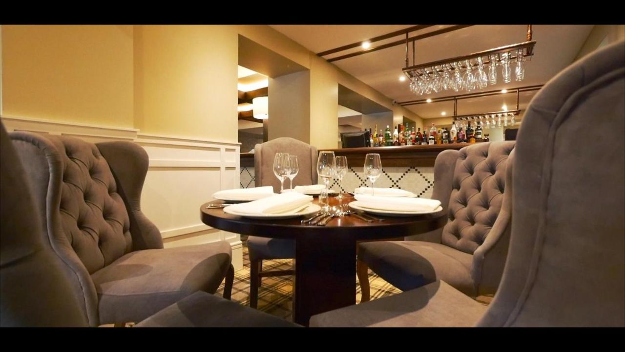 Crowwood And Alba Restaurant 3*