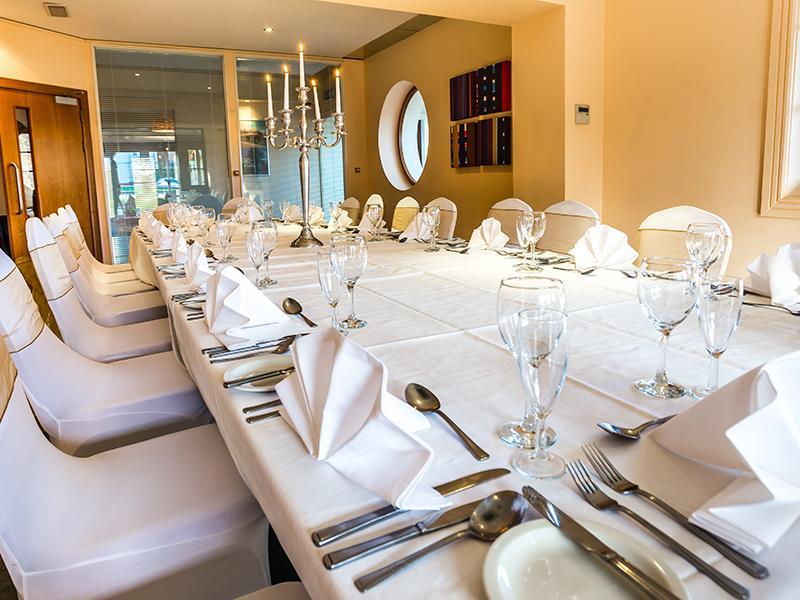 Crowwood And Alba Restaurant Hotel 3*